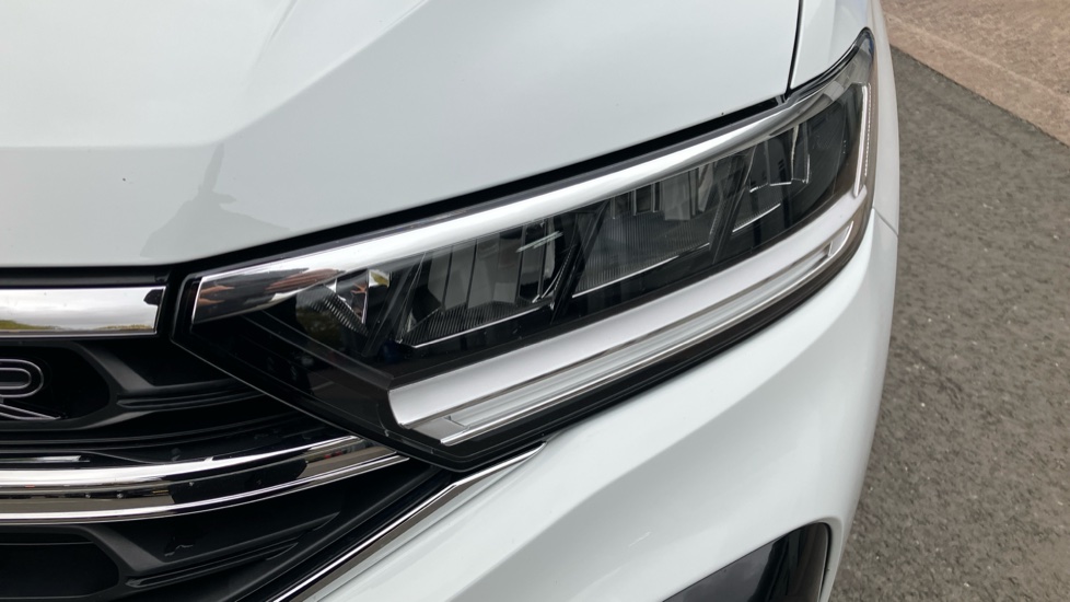 Volkswagen T-Roc 1.5 TSI R-Line 5dr Petrol Hatchback - Image 24