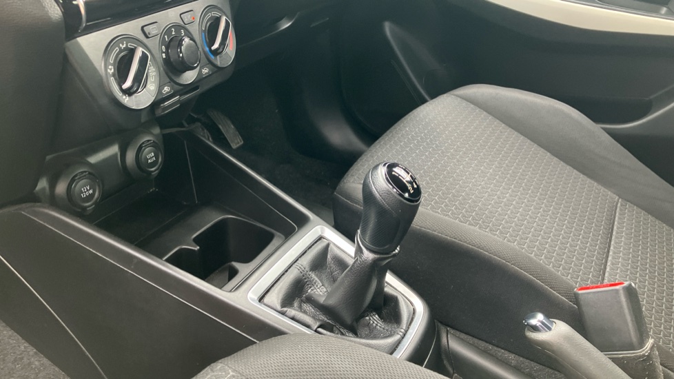 Suzuki Swift 1.2 Dualjet SHVS SZ-T 5dr Petrol Hatchback - Image 13