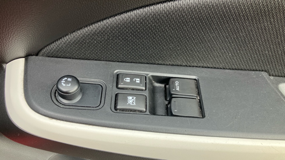 Suzuki Swift 1.2 Dualjet SHVS SZ-T 5dr Petrol Hatchback - Image 30