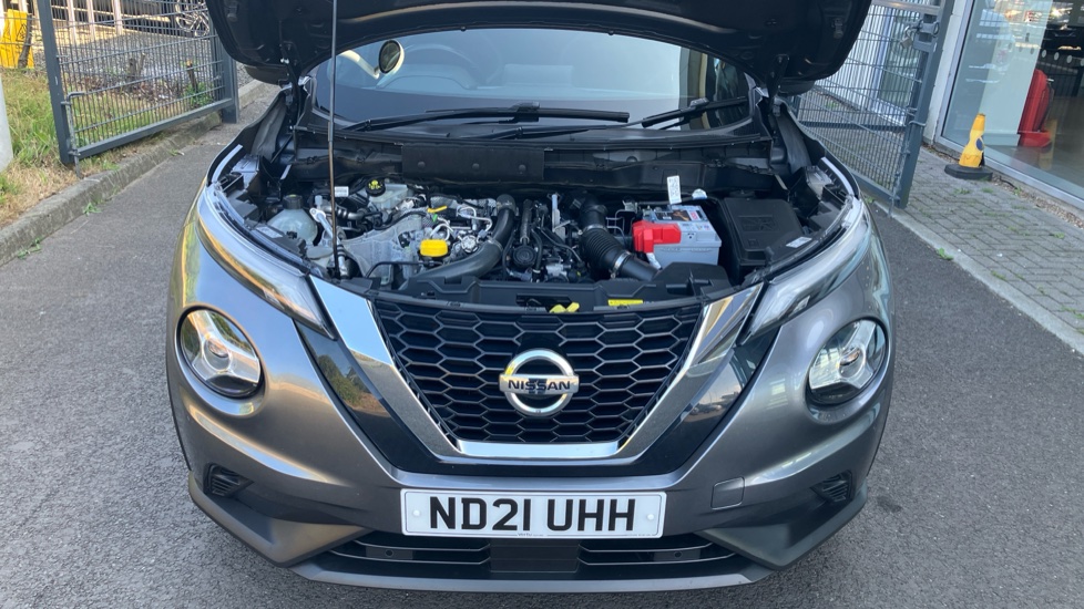 Nissan Juke 1.0 DiG-T 114 N-Connecta 5dr Petrol Hatchback - Image 8
