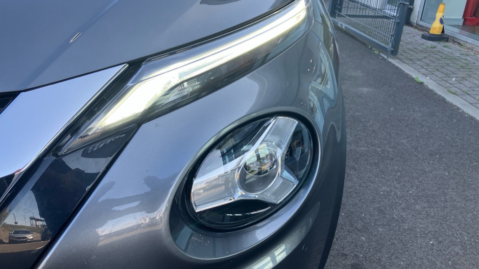 Nissan Juke 1.0 DiG-T 114 N-Connecta 5dr Petrol Hatchback - Image 23