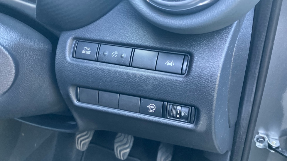 Nissan Juke 1.0 DiG-T 114 N-Connecta 5dr Petrol Hatchback - Image 29