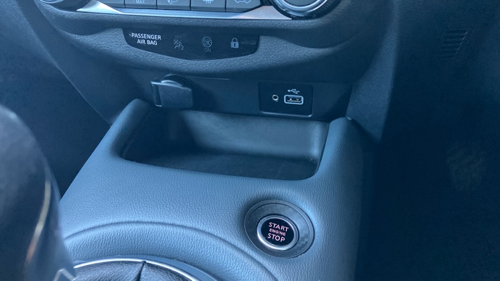 Nissan Juke 1.0 DiG-T 114 N-Connecta 5dr Petrol Hatchback - Image 33