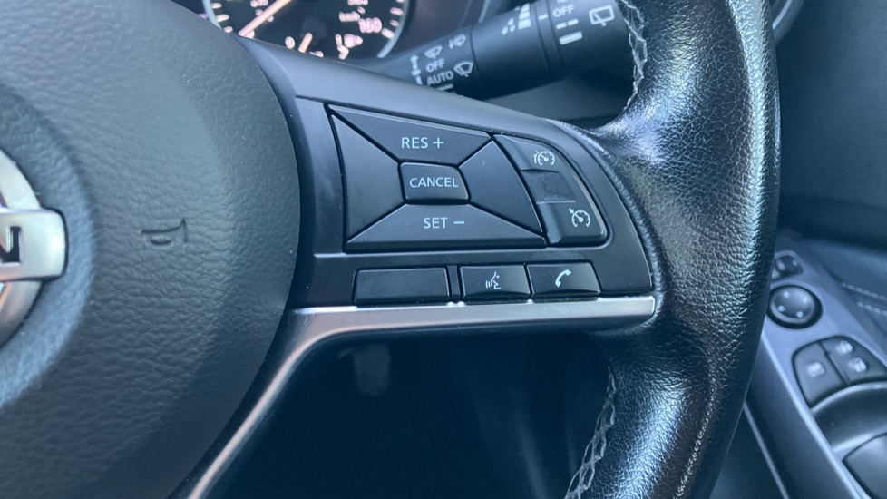 Nissan Juke 1.0 DiG-T 114 N-Connecta 5dr Petrol Hatchback - Image 37