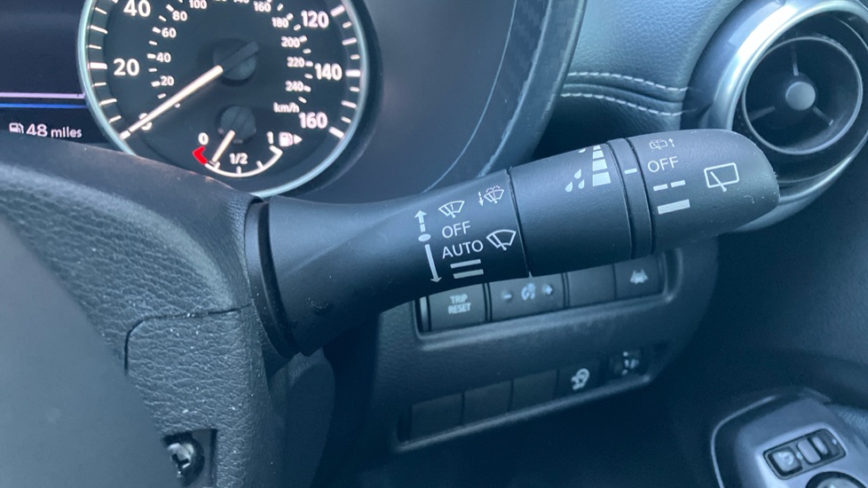 Nissan Juke 1.0 DiG-T 114 N-Connecta 5dr Petrol Hatchback - Image 38