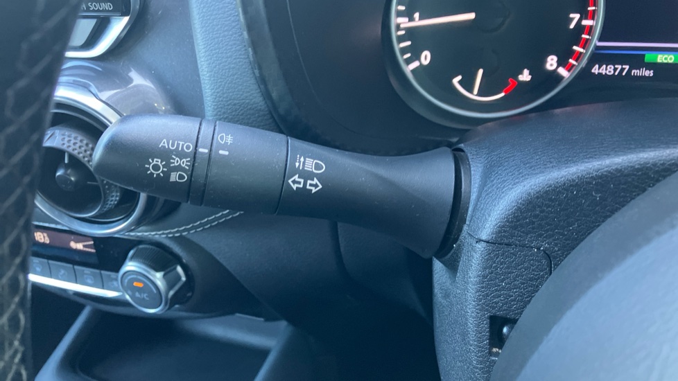 Nissan Juke 1.0 DiG-T 114 N-Connecta 5dr Petrol Hatchback - Image 39