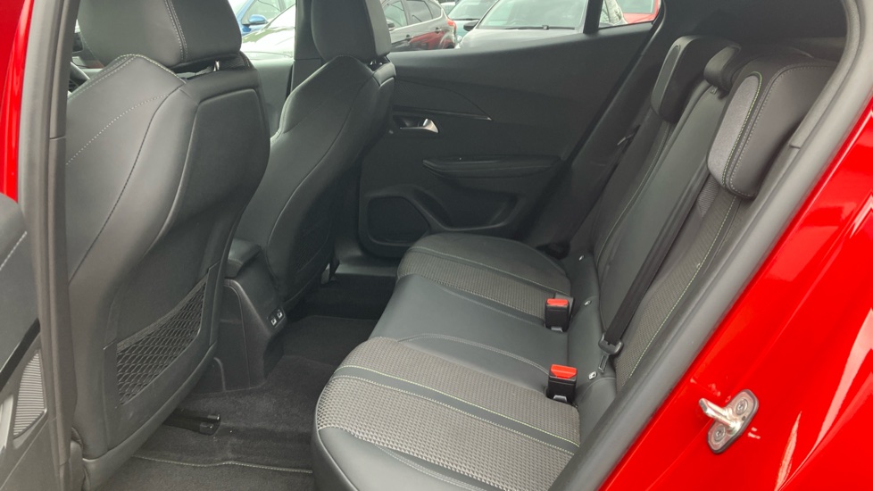 Peugeot 2008 1.2 PureTech 130 GT 5dr EAT8 Petrol Estate - Image 16