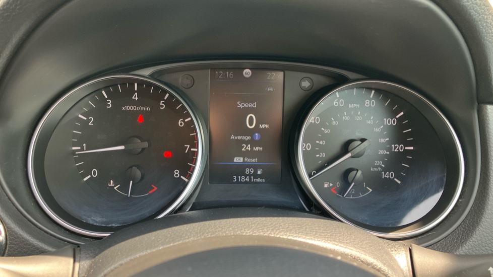 Nissan Qashqai 1.3 DiG-T N-Motion 5dr Petrol Hatchback - Image 18