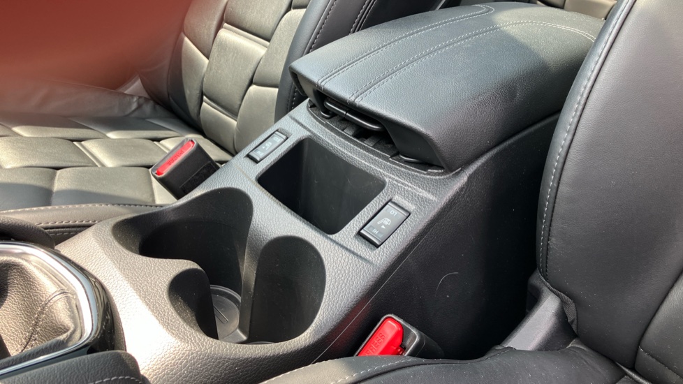 Nissan Qashqai 1.3 DiG-T N-Motion 5dr Petrol Hatchback - Image 26