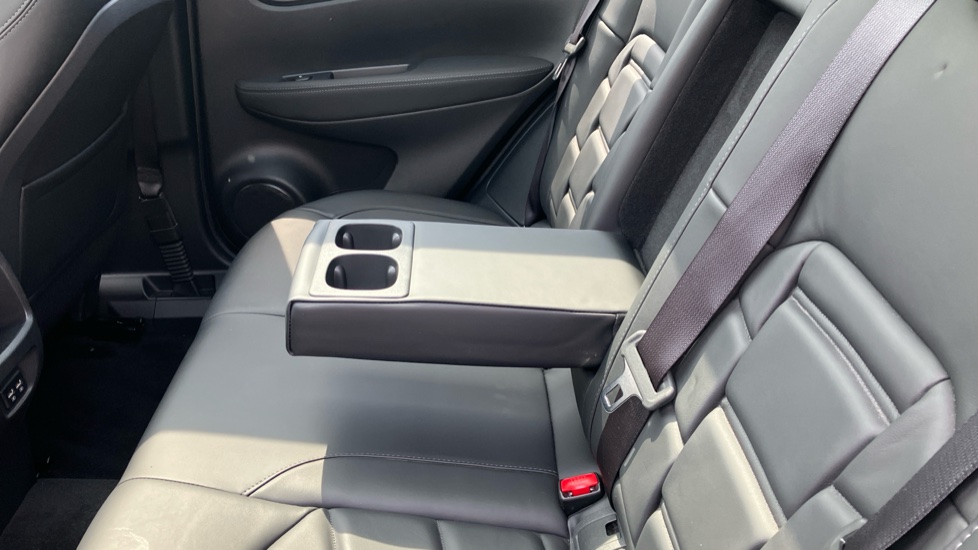 Nissan Qashqai 1.3 DiG-T N-Motion 5dr Petrol Hatchback - Image 29
