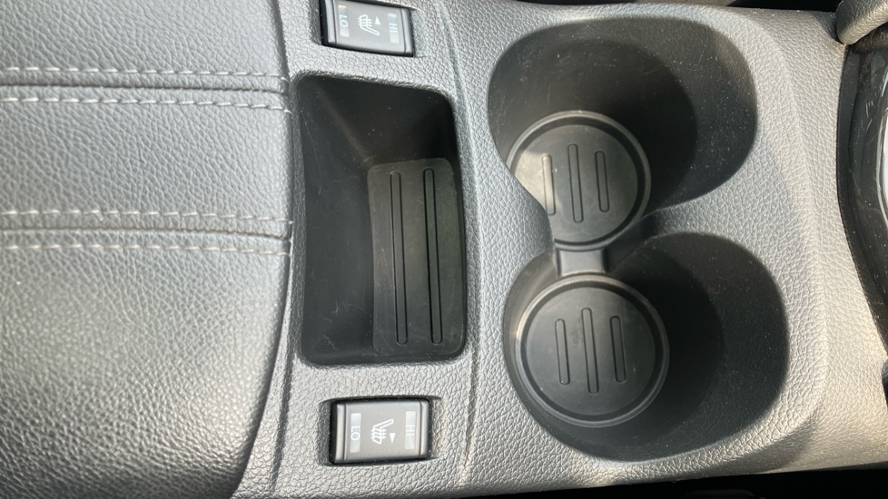 Nissan Qashqai 1.3 DiG-T N-Motion 5dr Petrol Hatchback - Image 34