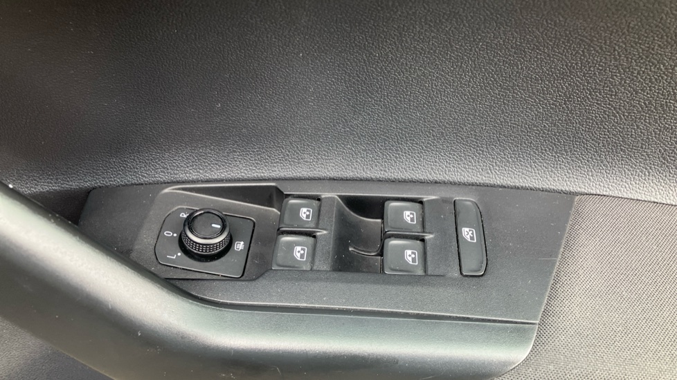 Volkswagen Polo 1.0 TSI 95 Match 5dr Petrol Hatchback - Image 30