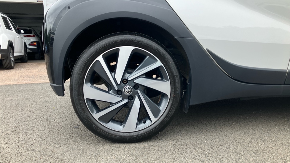Toyota Aygo X 1.0 VVT-i Edge 5dr Petrol Hatchback - Image 7
