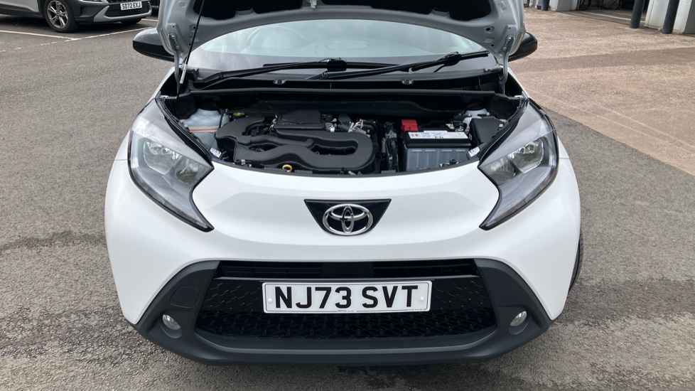 Toyota Aygo X 1.0 VVT-i Edge 5dr Petrol Hatchback - Image 8