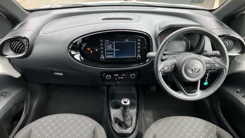 Toyota Aygo X 1.0 VVT-i Edge 5dr Petrol Hatchback - Image 10