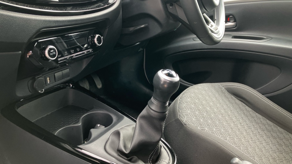 Toyota Aygo X 1.0 VVT-i Edge 5dr Petrol Hatchback - Image 13