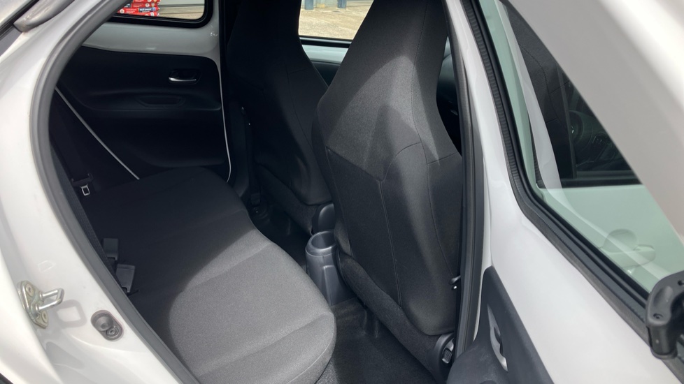 Toyota Aygo X 1.0 VVT-i Edge 5dr Petrol Hatchback - Image 23
