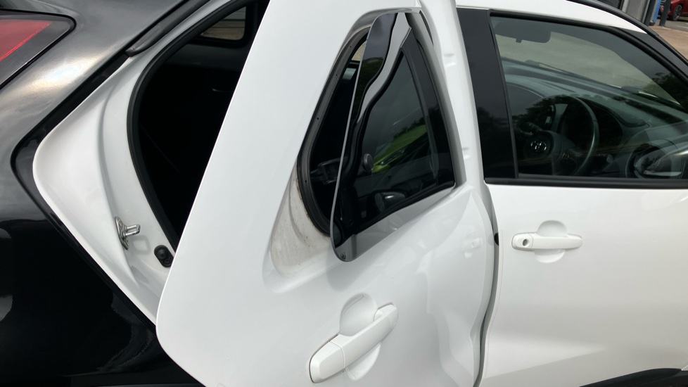 Toyota Aygo X 1.0 VVT-i Edge 5dr Petrol Hatchback - Image 25