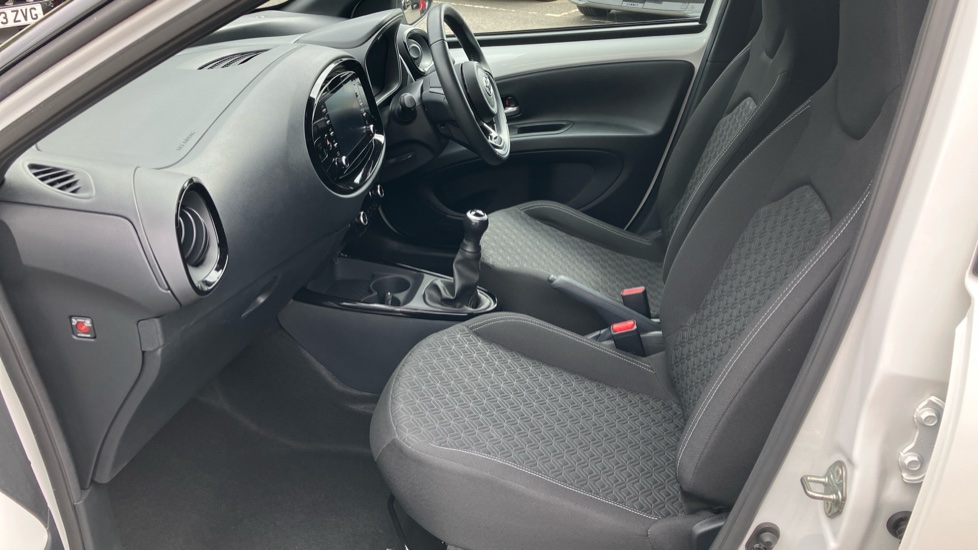 Toyota Aygo X 1.0 VVT-i Edge 5dr Petrol Hatchback - Image 26