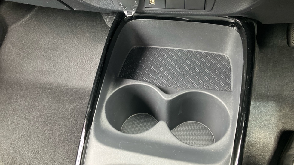 Toyota Aygo X 1.0 VVT-i Edge 5dr Petrol Hatchback - Image 32