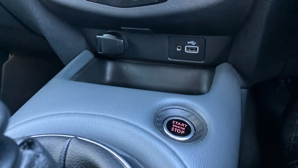 Nissan Juke 1.0 DiG-T 114 Tekna 5dr Petrol Hatchback - Image 34