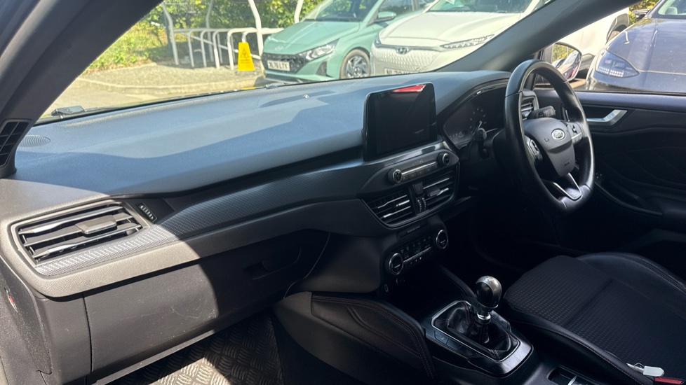 Ford Focus 1.0 EcoBoost 125 ST-Line X 5dr Petrol Hatchback - Image 9