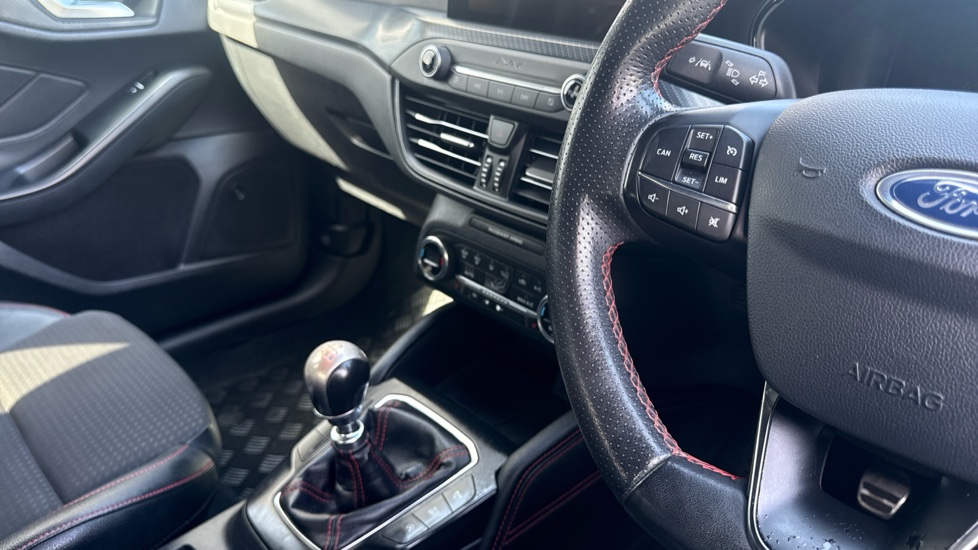 Ford Focus 1.0 EcoBoost 125 ST-Line X 5dr Petrol Hatchback - Image 14