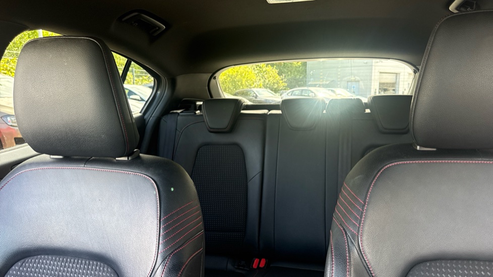 Ford Focus 1.0 EcoBoost 125 ST-Line X 5dr Petrol Hatchback - Image 15