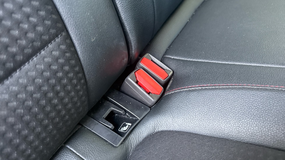 Ford Focus 1.0 EcoBoost 125 ST-Line X 5dr Petrol Hatchback - Image 17