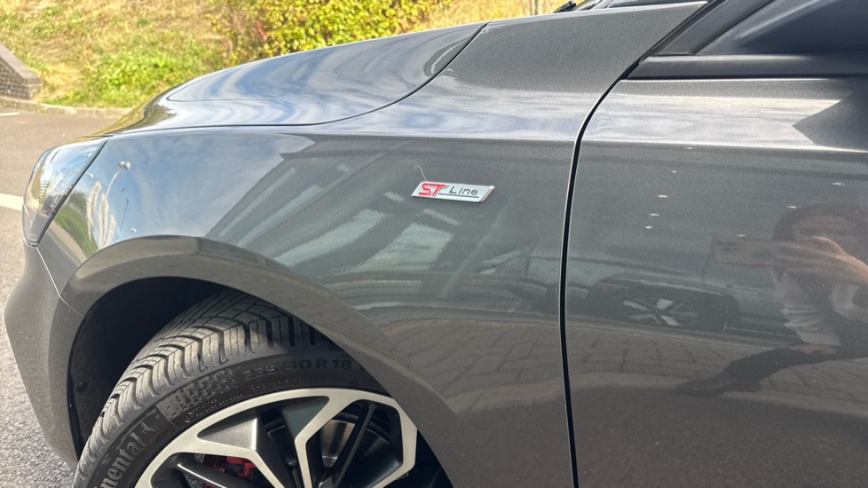 Ford Focus 1.0 EcoBoost 125 ST-Line X 5dr Petrol Hatchback - Image 24
