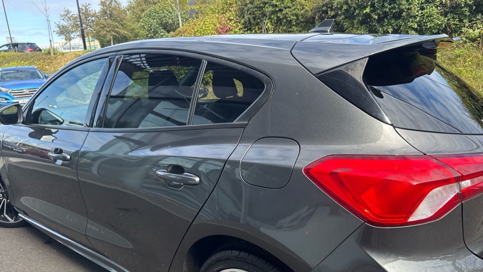 Ford Focus 1.0 EcoBoost 125 ST-Line X 5dr Petrol Hatchback - Image 25