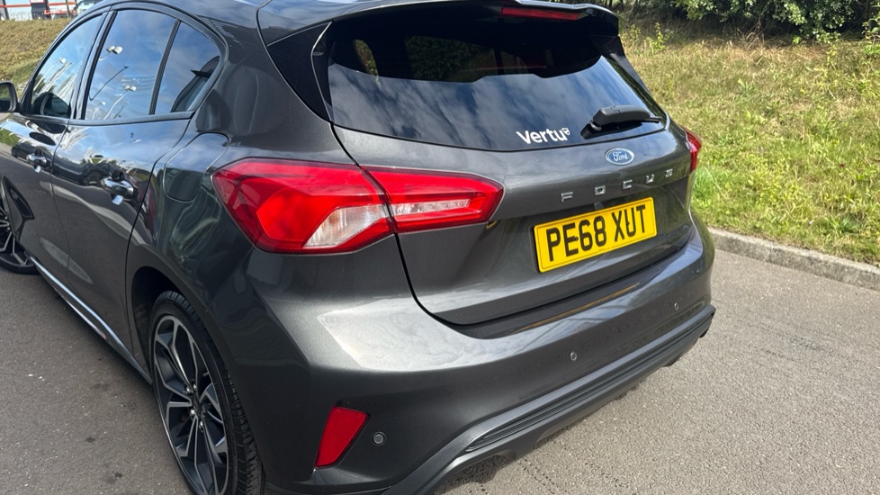 Ford Focus 1.0 EcoBoost 125 ST-Line X 5dr Petrol Hatchback - Image 28