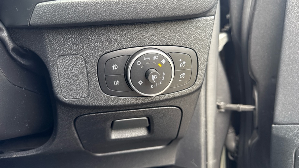 Ford Focus 1.0 EcoBoost 125 ST-Line X 5dr Petrol Hatchback - Image 31