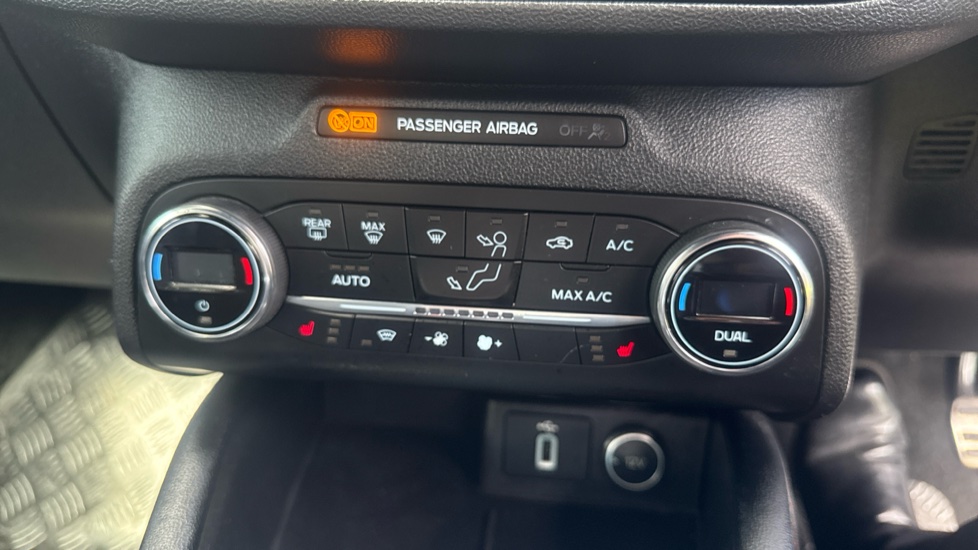 Ford Focus 1.0 EcoBoost 125 ST-Line X 5dr Petrol Hatchback - Image 35