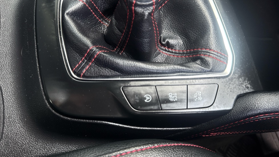 Ford Focus 1.0 EcoBoost 125 ST-Line X 5dr Petrol Hatchback - Image 37