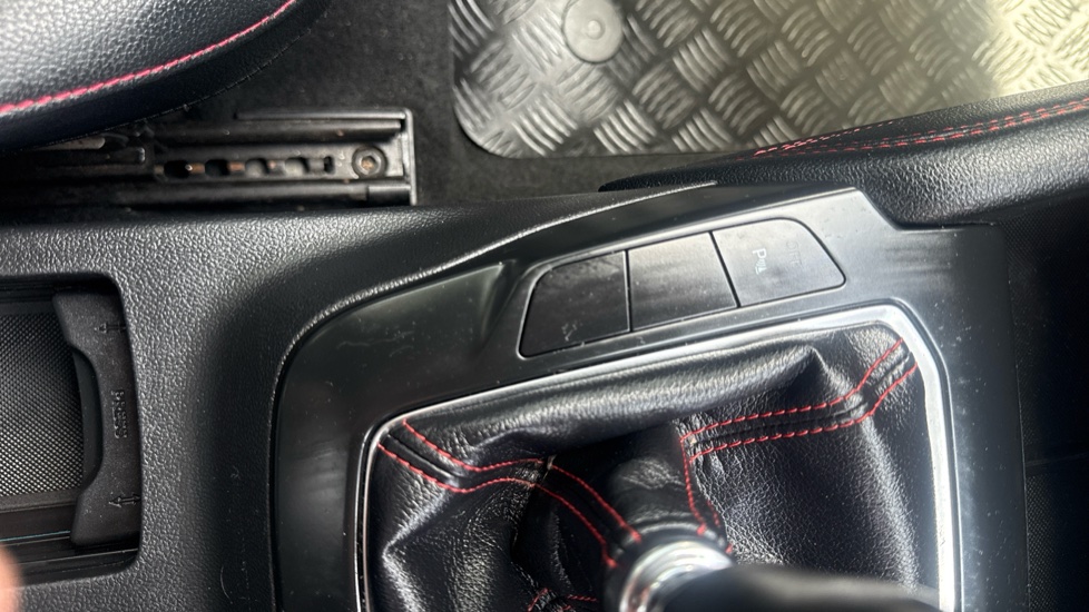 Ford Focus 1.0 EcoBoost 125 ST-Line X 5dr Petrol Hatchback - Image 38