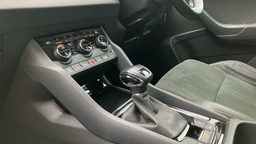 Skoda Karoq 1.5 TSI SE L 5dr DSG Petrol Estate - Image 13