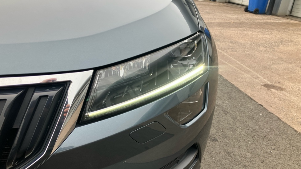 Skoda Karoq 1.5 TSI SE L 5dr DSG Petrol Estate - Image 23