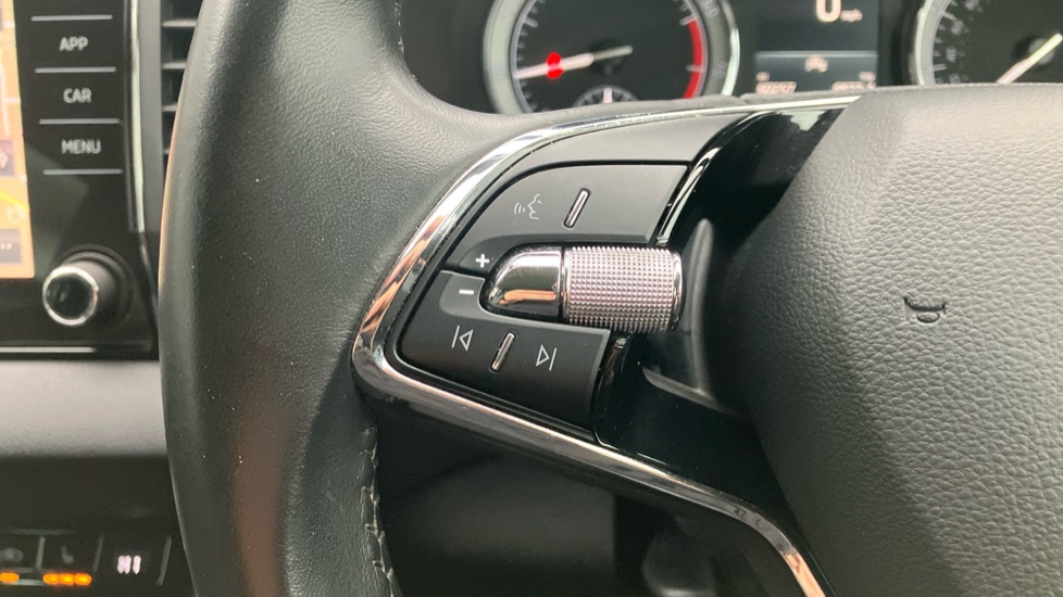 Skoda Karoq 1.5 TSI SE L 5dr DSG Petrol Estate - Image 36