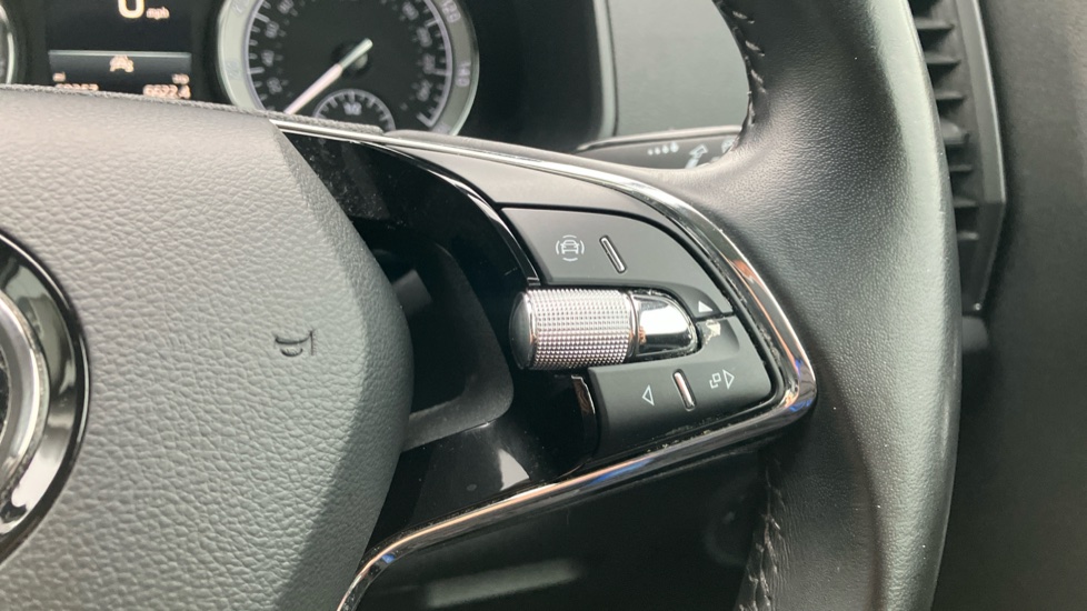 Skoda Karoq 1.5 TSI SE L 5dr DSG Petrol Estate - Image 37