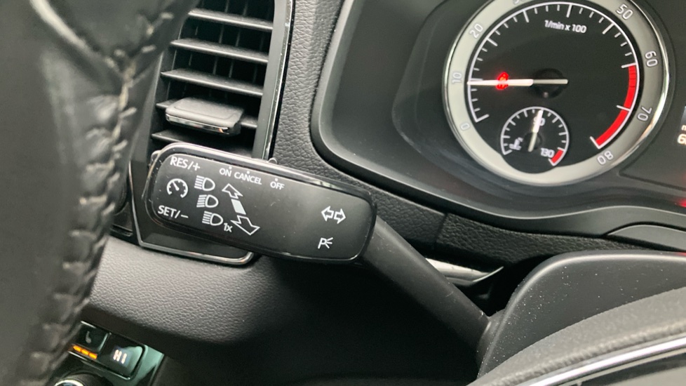 Skoda Karoq 1.5 TSI SE L 5dr DSG Petrol Estate - Image 39