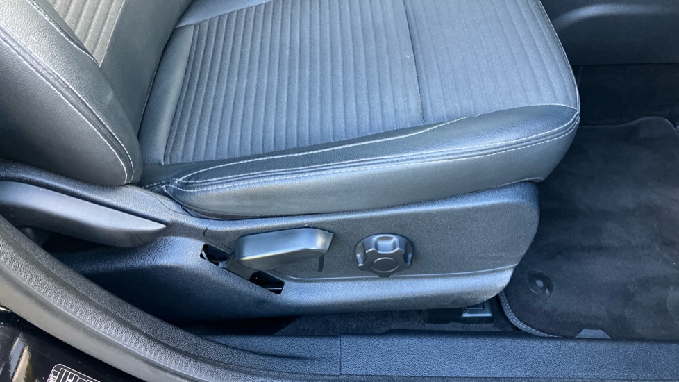 Ford EcoSport 1.0 EcoBoost 125 Titanium 5dr Petrol Hatchback - Image 30
