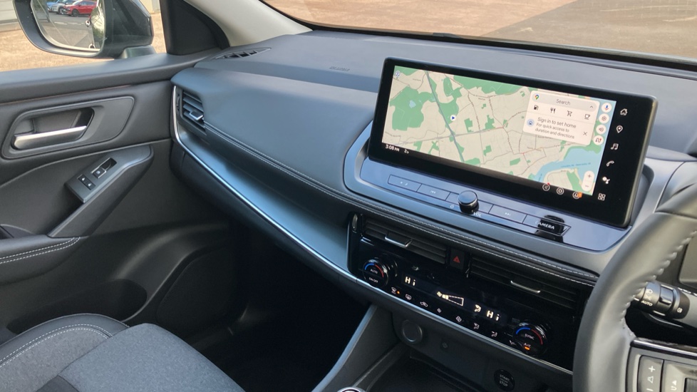 Nissan Qashqai 1.3 DiG-T MH N-Connecta 5dr Petrol Hatchback - Image 14