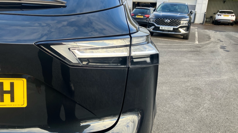 Nissan Qashqai 1.3 DiG-T MH N-Connecta 5dr Petrol Hatchback - Image 22