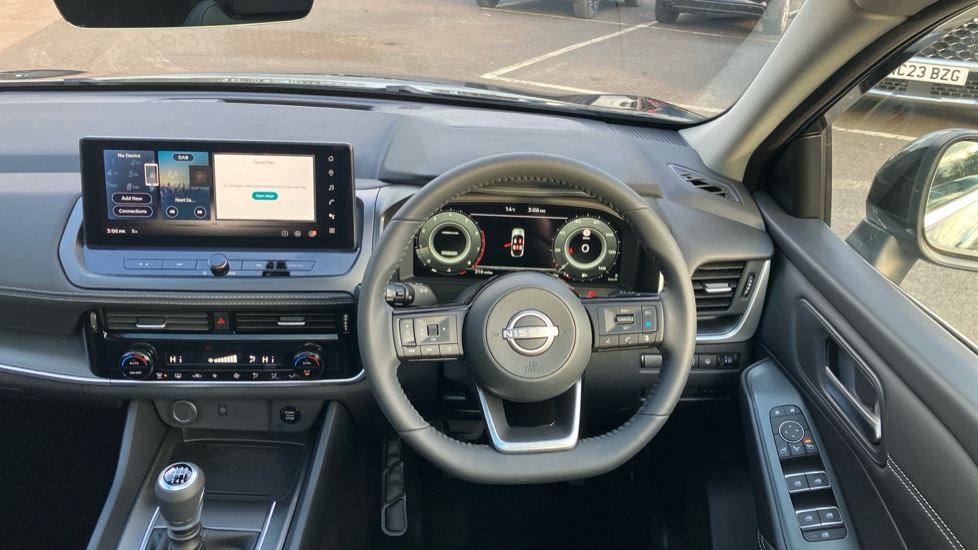 Nissan Qashqai 1.3 DiG-T MH N-Connecta 5dr Petrol Hatchback - Image 27