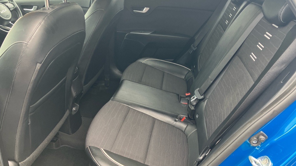 Kia Stonic 1.0T GDi 48V GT-Line S 5dr Petrol Estate - Image 16