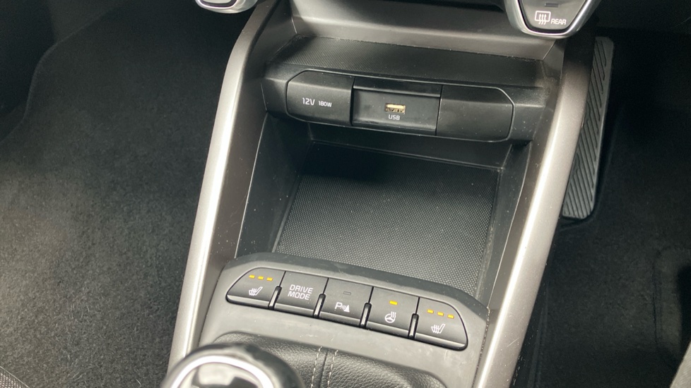 Kia Stonic 1.0T GDi 48V GT-Line S 5dr Petrol Estate - Image 33
