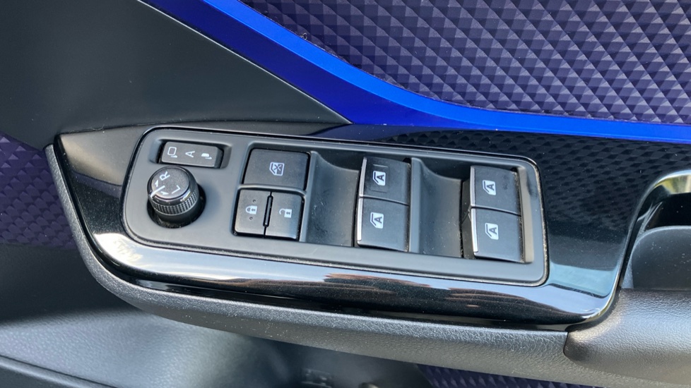 Toyota C-HR 1.2T Dynamic 5dr Petrol Hatchback - Image 32