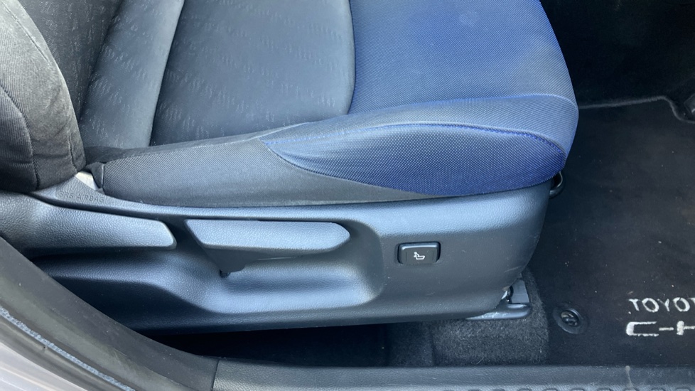 Toyota C-HR 1.2T Dynamic 5dr Petrol Hatchback - Image 34