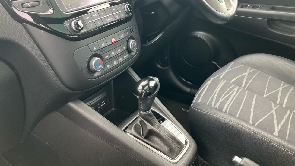 Kia Venga 1.6 4 5dr Auto [6] Petrol Hatchback - Image 13